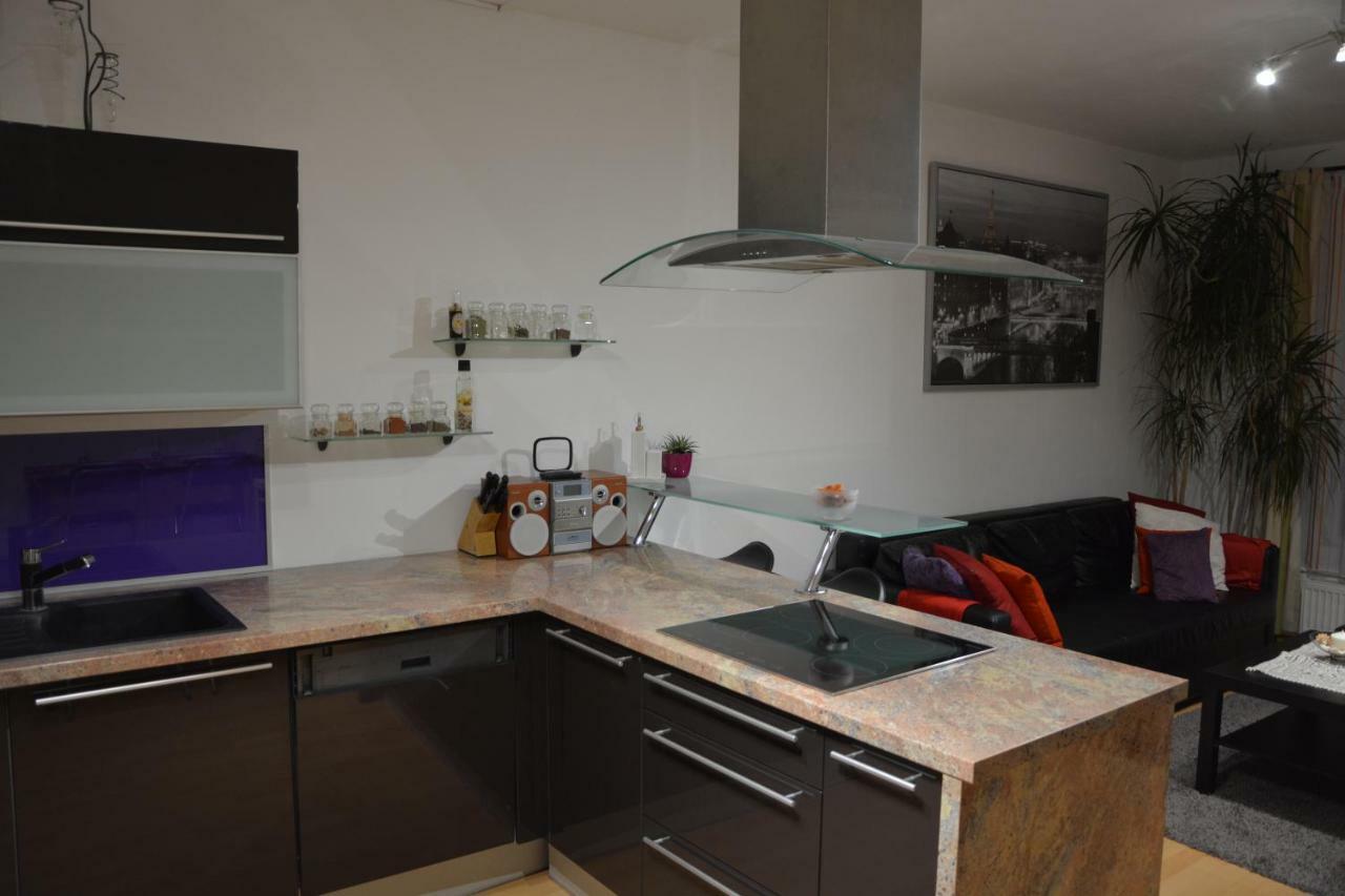 Apartman Zderadova Brno Ngoại thất bức ảnh